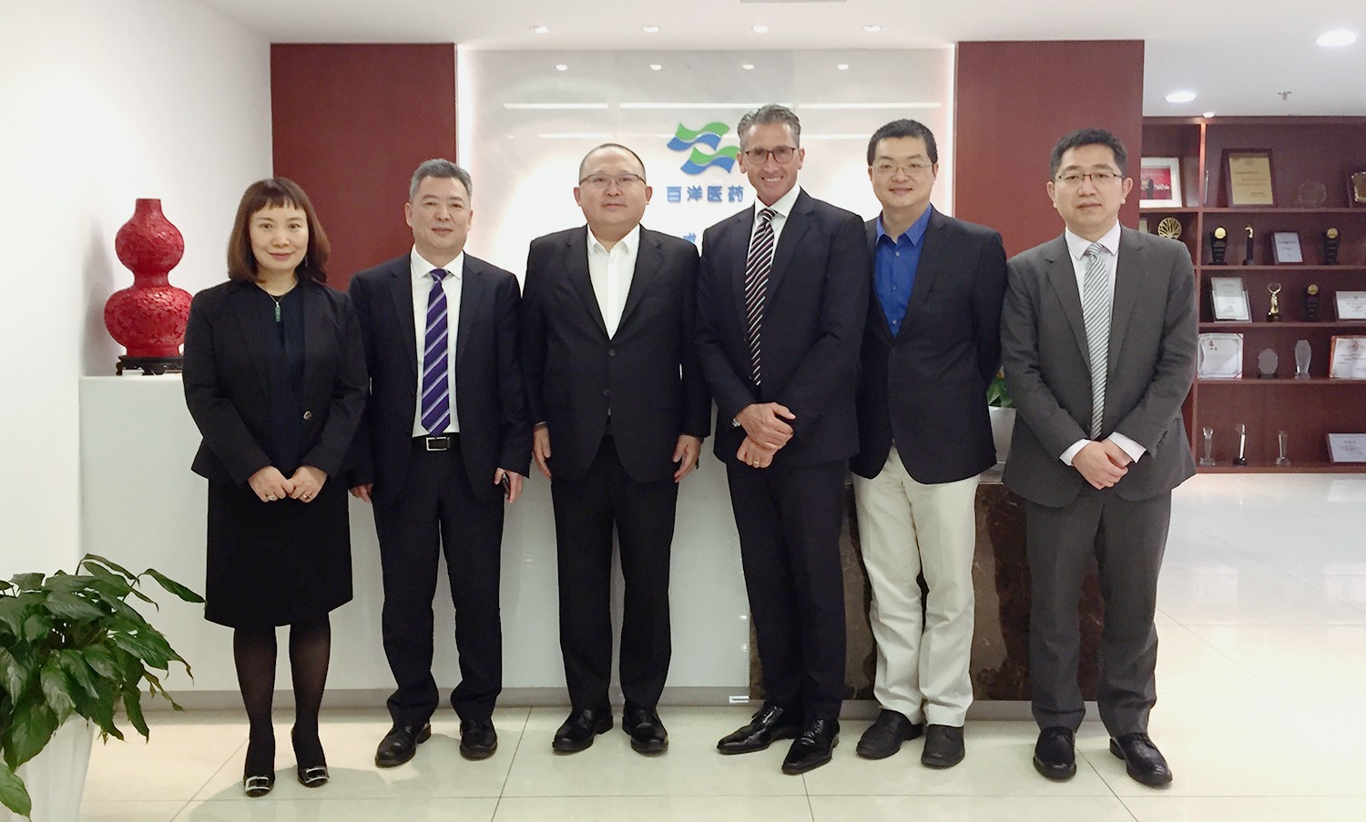 2018金年会jinnian医药与美国领先医疗器械企业 AtriCure 就心房颤动解决方案达成战略合作.jpeg